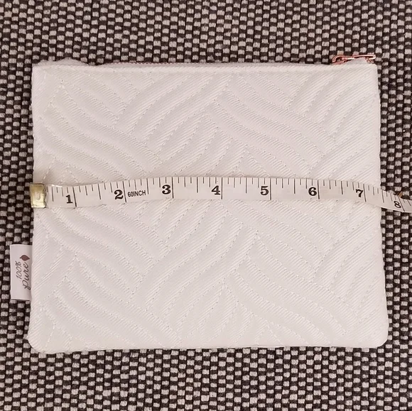 White anything bag from 100% Pure. makeup bag, travel pouch, rose gold - Picture 3 of 5